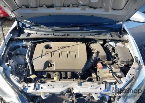 2015 Toyota Corolla Le Plus z USA, uszkodzony, nr VIN 5YFBURHE5FP204390